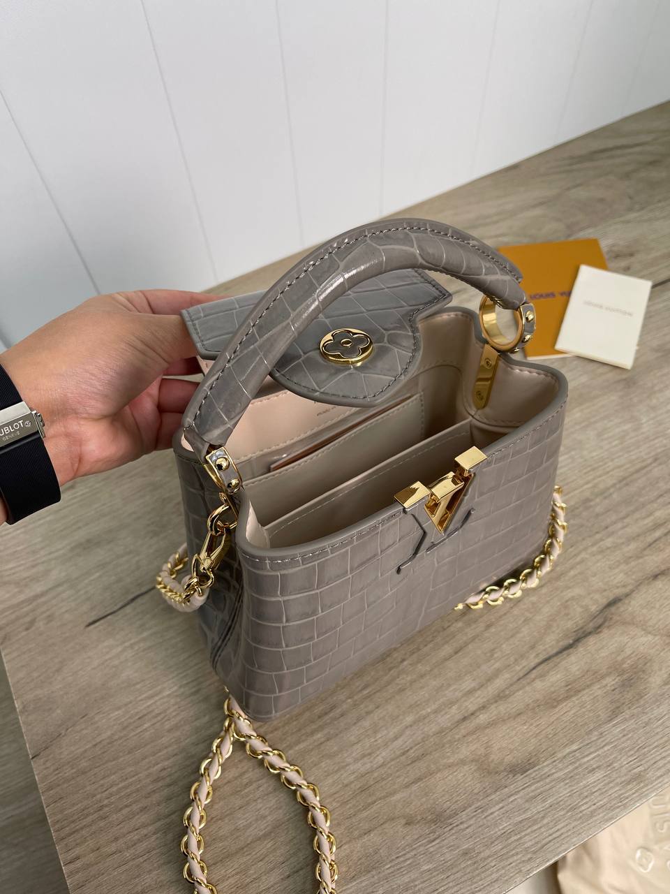 CAPUCINES женская сумка премиум 21 см Louis Vuitton BP-19734 CAPUCINES женская сумка премиум 21 см Louis Vuitton BP-19734