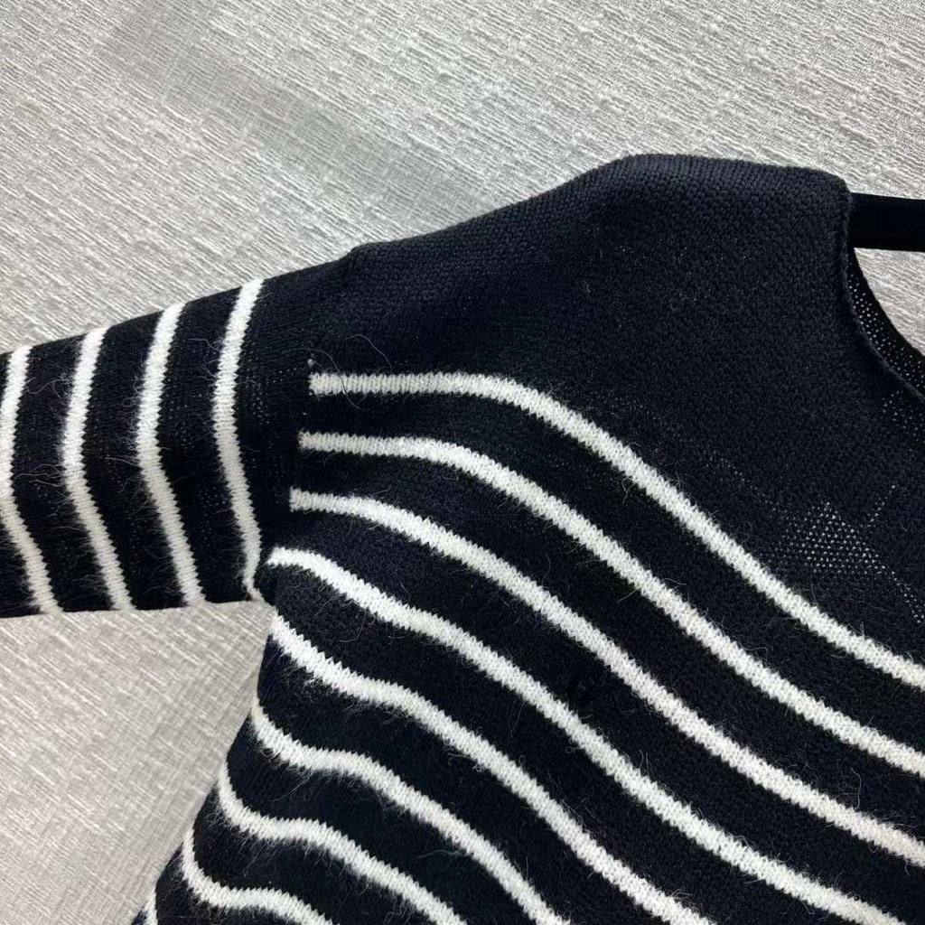 Элитный свитер Christian Dior BP-42966 Элитный свитер Christian Dior BP-42966