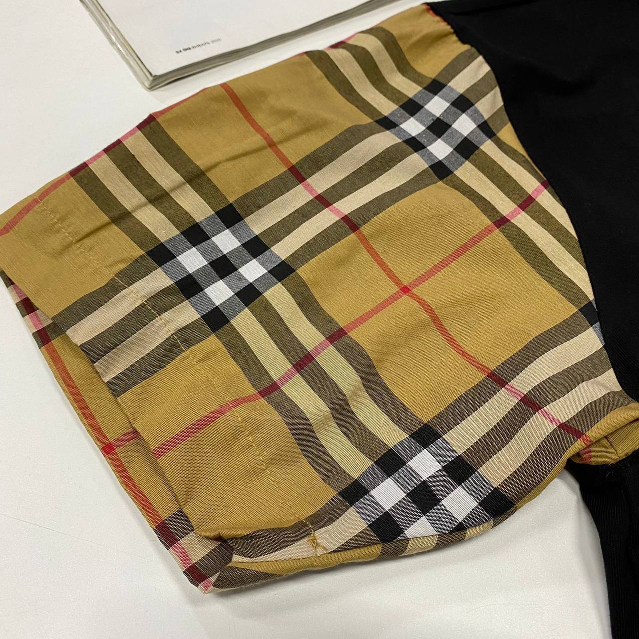 Футболка Burberry BP-15633 повседневная Футболка Burberry BP-15633 повседневная