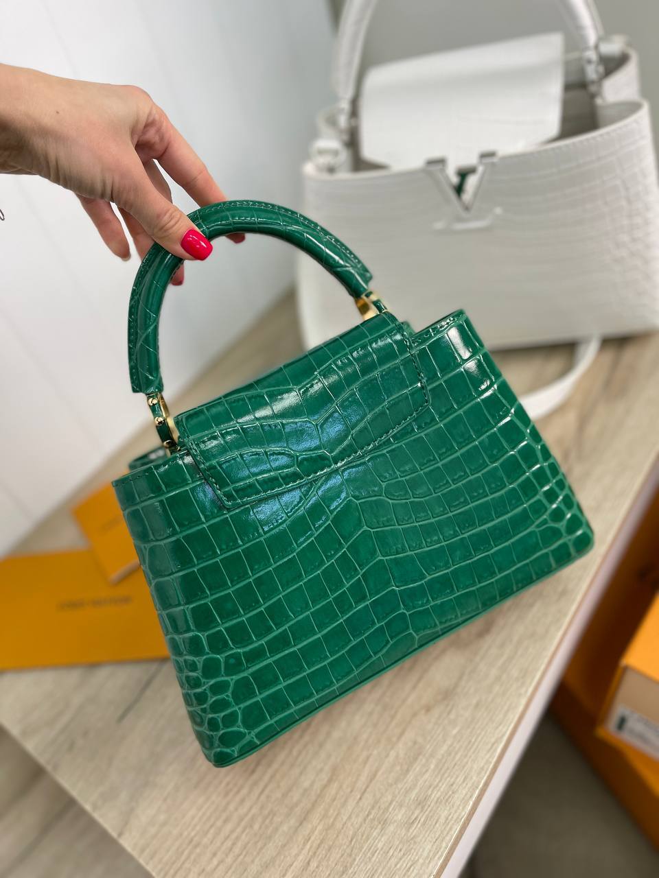 Женская сумка Capucines, 27 см, Louis Vuitton BP-29939 Женская сумка Capucines, 27 см, Louis Vuitton BP-29939