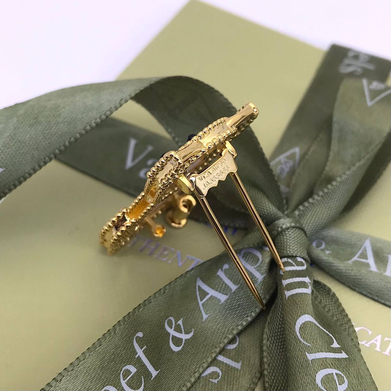 Трендовая брошь Van Cleef BP-30534 Трендовая брошь Van Cleef BP-30534