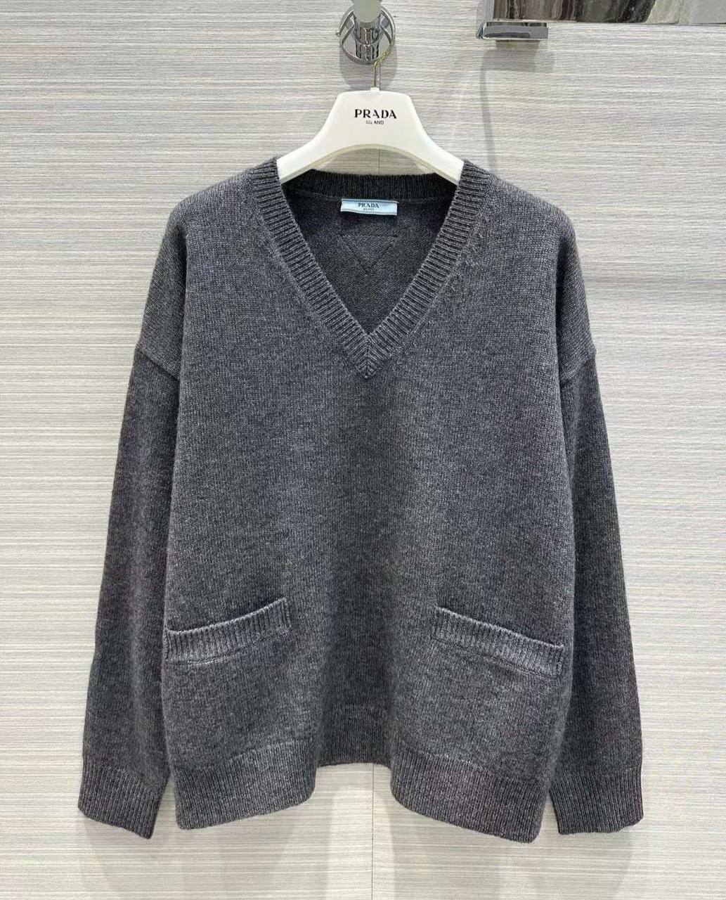 Женский премиум свитер Prada BP-39729 Женский премиум свитер Prada BP-39729