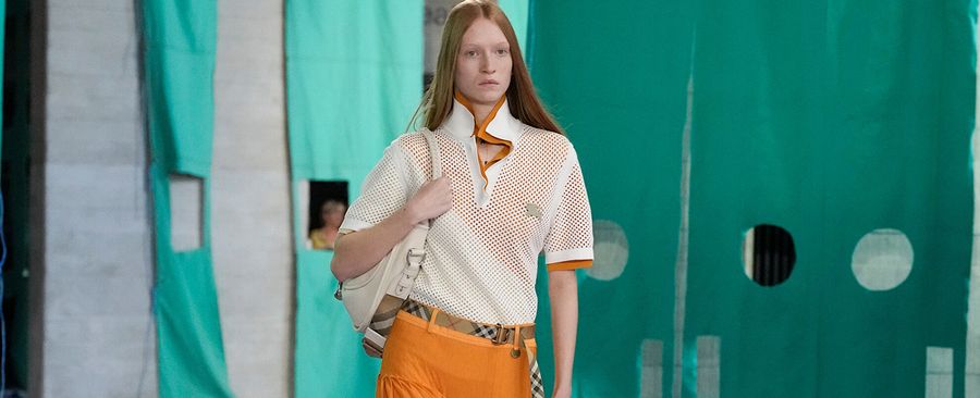 Burberry весна-лето 2025: новый взгляд Даниэля Ли на британскую элегантность