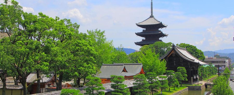 Dior в Киото: показ коллекции pre-fall в храме То-дзи