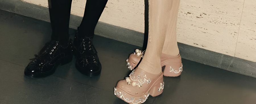 Коллаборация Simone Rocha и Crocs: роскошь и практичность в новом измерении