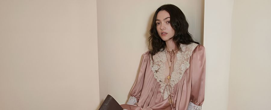 Chloé возвращается в восьмидесятые: Чемена Камали о новой resort-коллекции